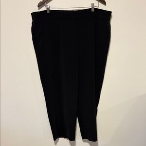 Penningtons Black Ankle Cropped Pants